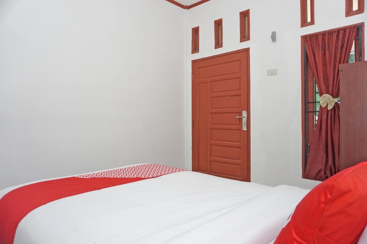 Sinapuran Oyo 2635 Ramos Inn מראה חיצוני תמונה